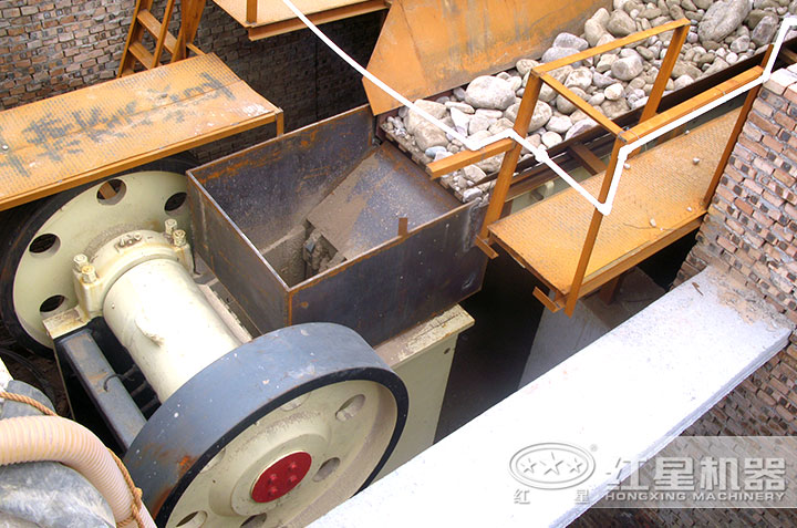 顎式破碎機(jī)、給料機(jī)